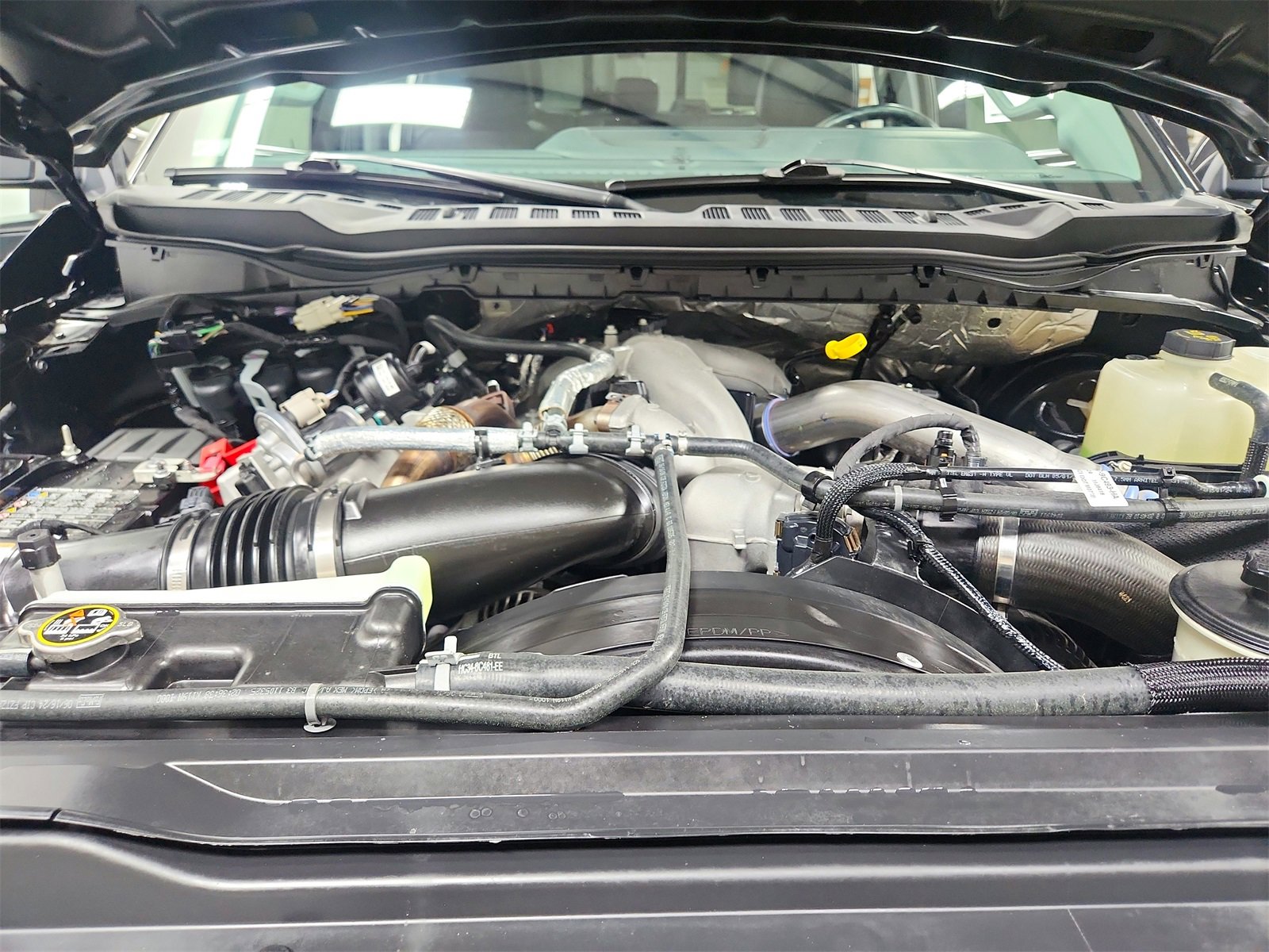 Used 2024 Ford F250 Lariat w/ Chrome Package image 17