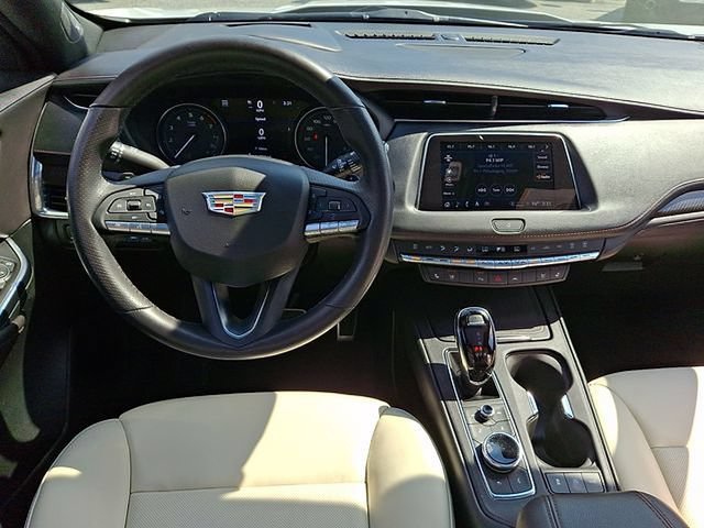 Used 2023 Cadillac XT4 Sport FWD image 11