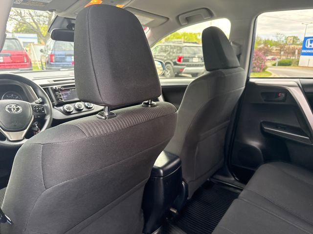 Used 2018 Toyota RAV4 LE w/ All Weather Liner Package AWD/4WD image 17