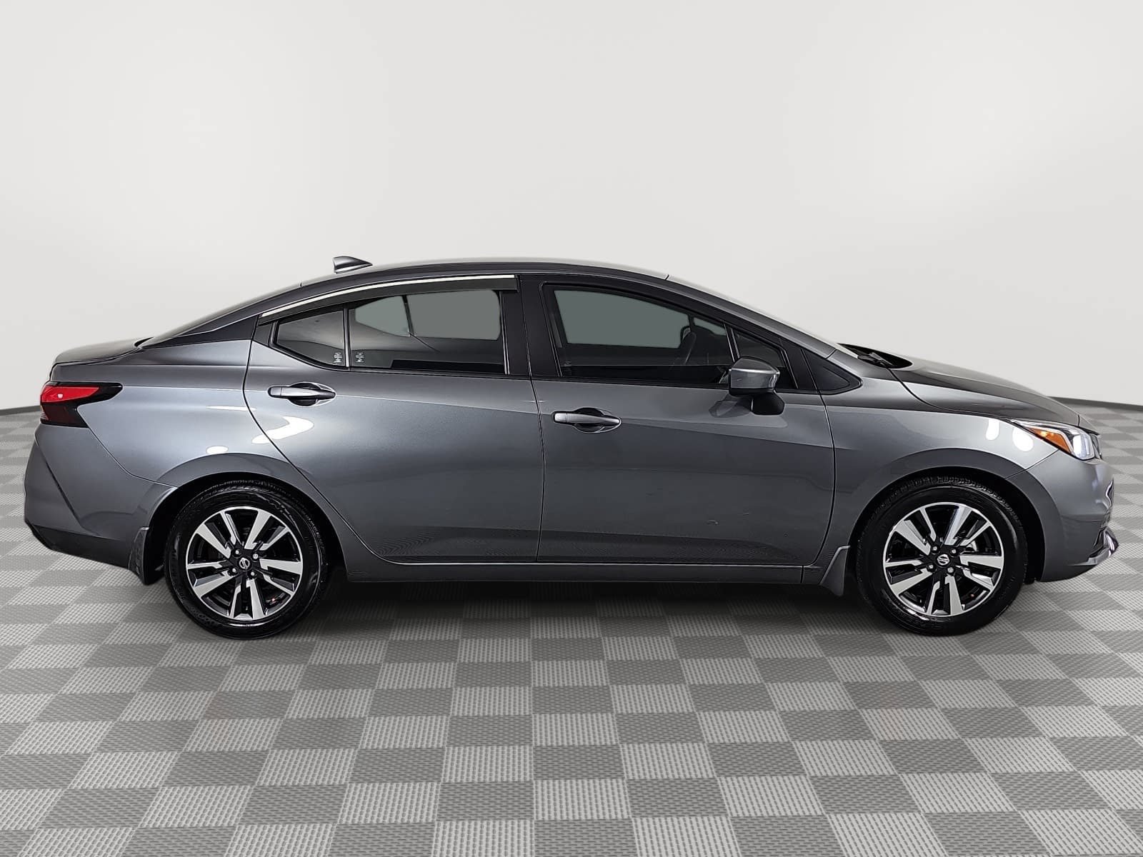 Used 2022 Nissan Versa SV w/ Trunk Package FWD image 9