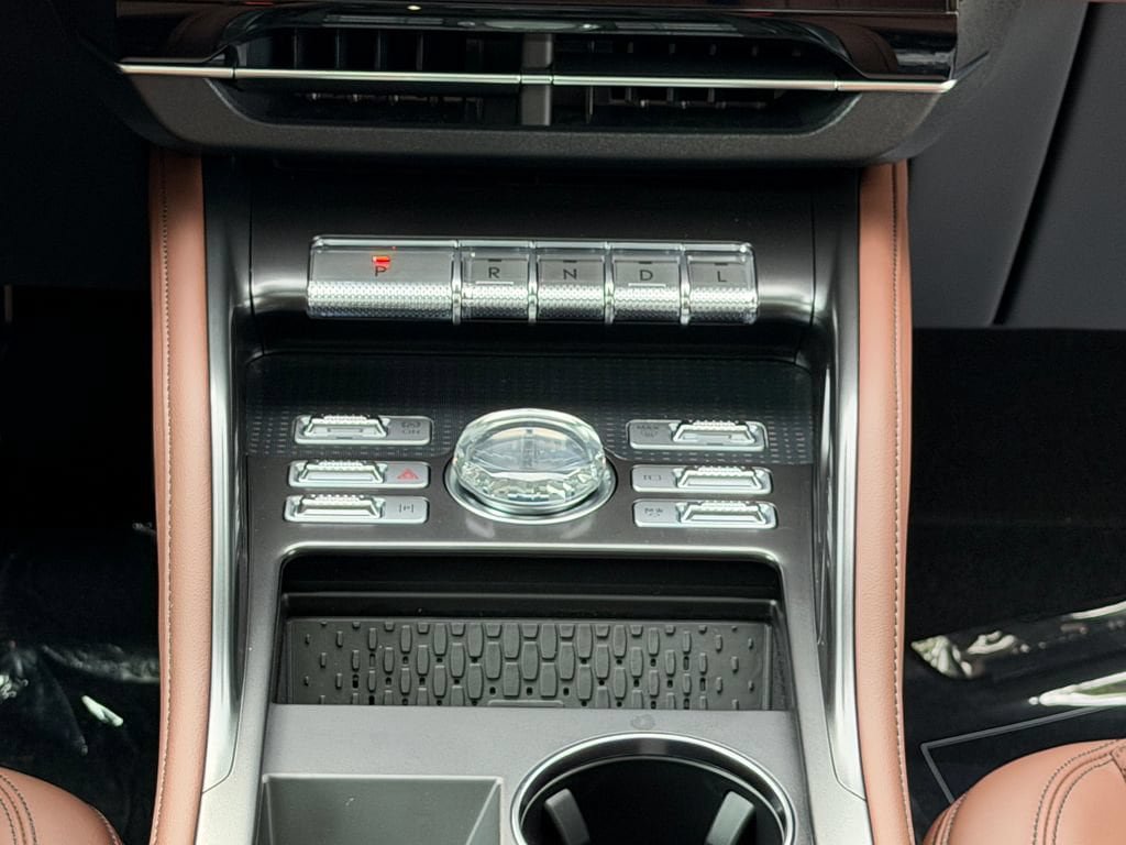 New 2026 Lincoln Nautilus Reserve AWD/4WD image 12