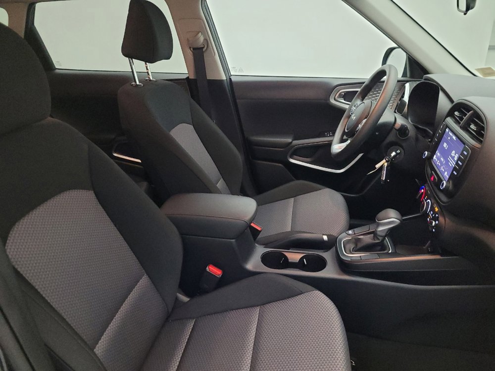 Used 2025 Kia Soul LX image 21