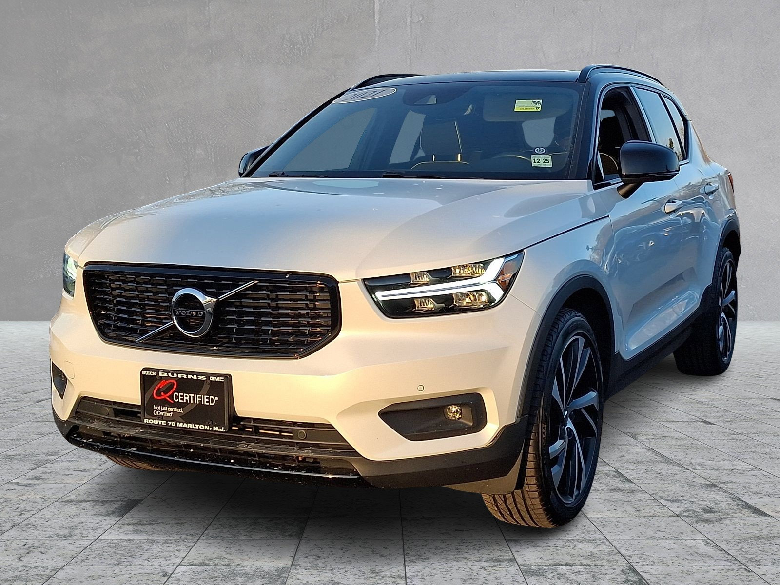 Used 2021 Volvo XC40 T5 R-Design w/ Climate Package image 6