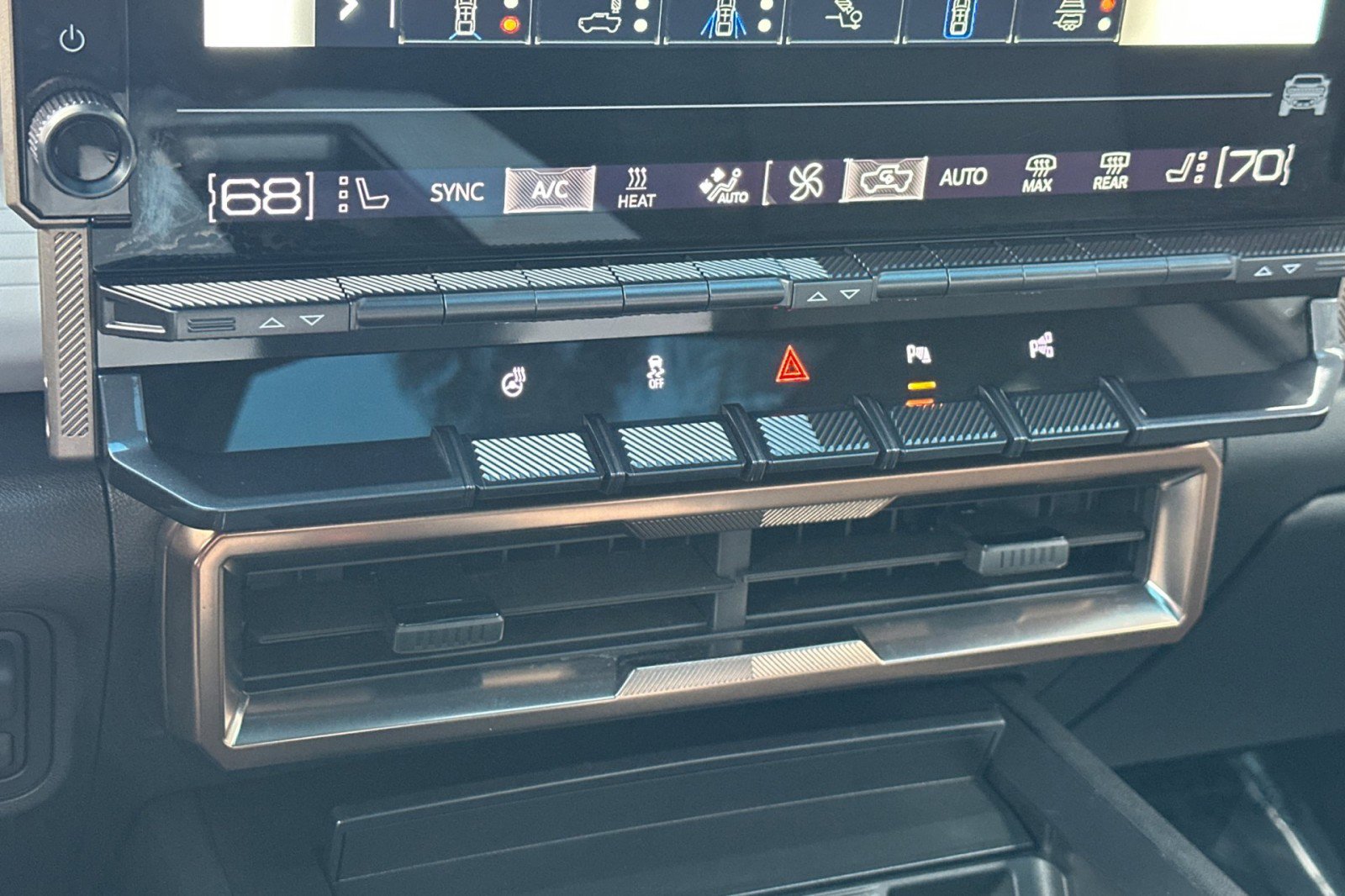 Used 2025 GMC Hummer EV 3X w/ LPO, Dark Essentials Package image 19