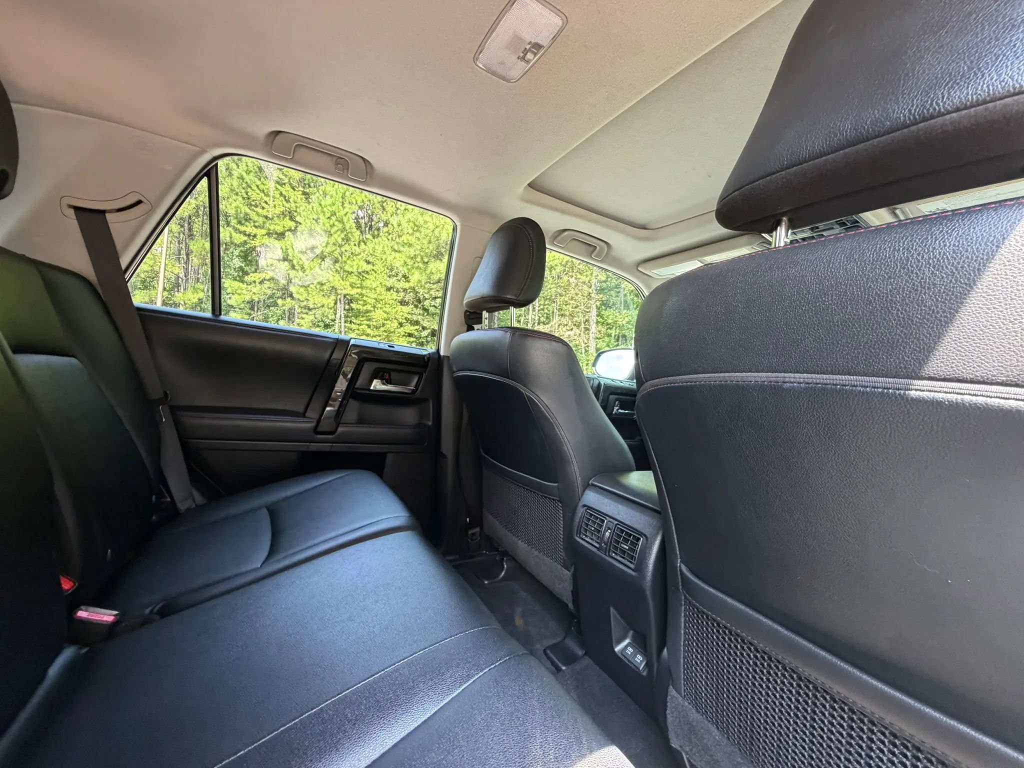 Used 2020 Toyota 4Runner TRD Off-Road Premium w/ Moonroof Package AWD/4WD image 17