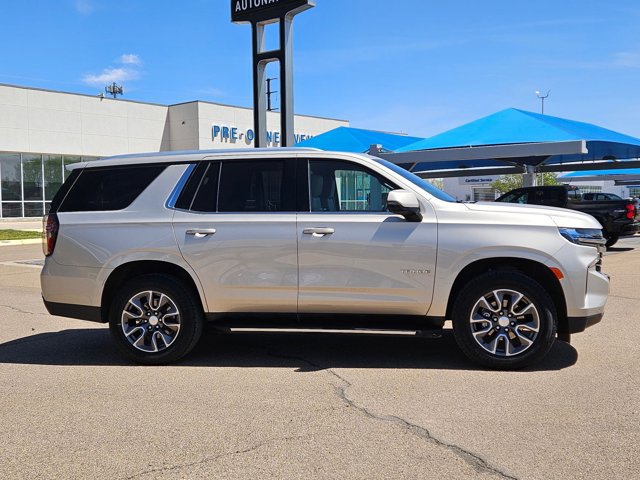 Used 2023 Chevrolet Tahoe LT w/ Luxury Package image 4