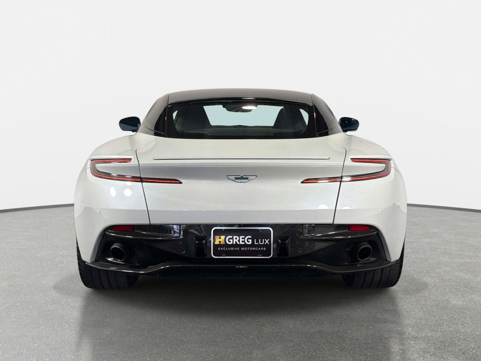 Used 2024 Aston Martin DB12 Coupe RWD image 4