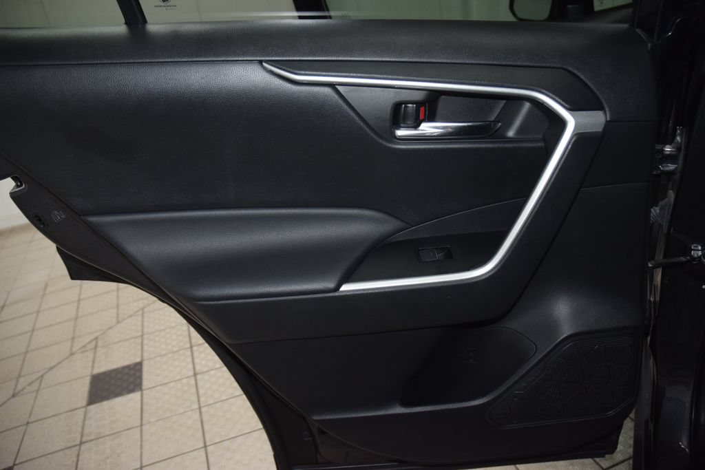 Used 2022 Toyota RAV4 XLE FWD image 43