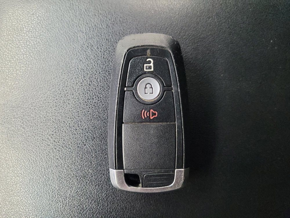 Used 2023 Ford Edge SEL image 32