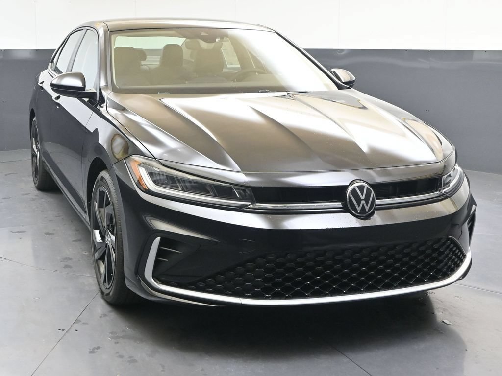 Certified 2026 Volkswagen Jetta SE w/ Black Wheel Package FWD image 8
