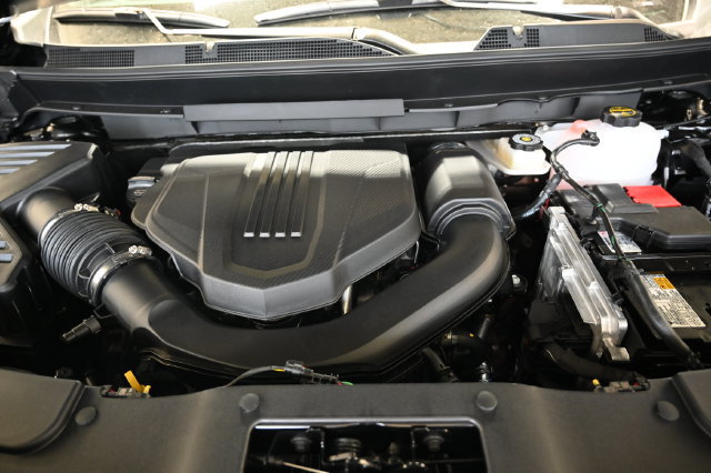 New 2027 Chevrolet Traverse LT w/ LPO, Floor Liner Package FWD image 31