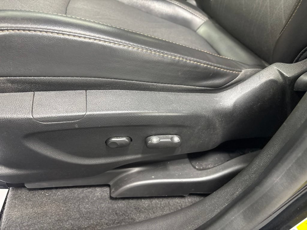 Used 2019 Chevrolet Trax LT w/ Driver Confidence Package FWD image 17