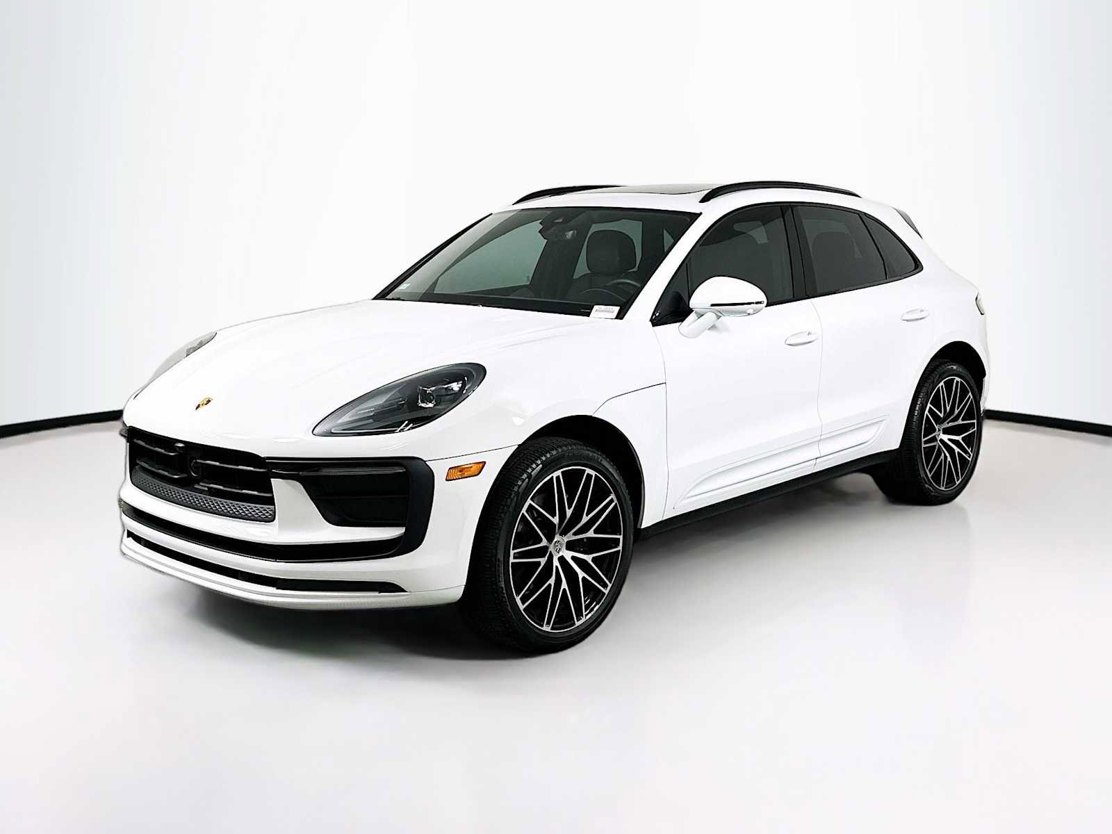 Certified 2025 Porsche Macan AWD/4WD image 1