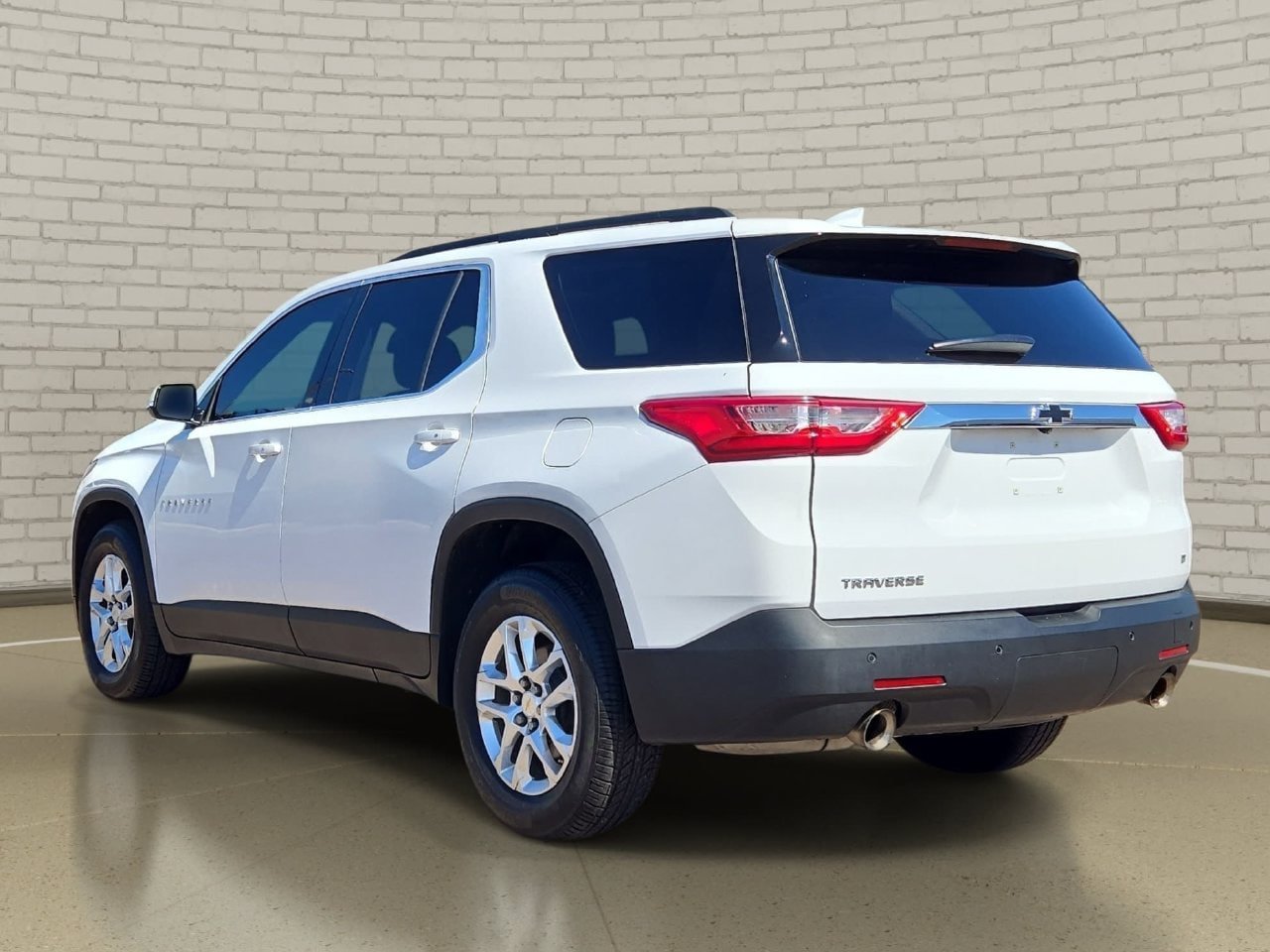 Used 2019 Chevrolet Traverse LT FWD image 7