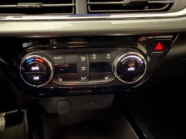 Used 2025 Chevrolet Trax LT w/ LT Convenience Package image 25