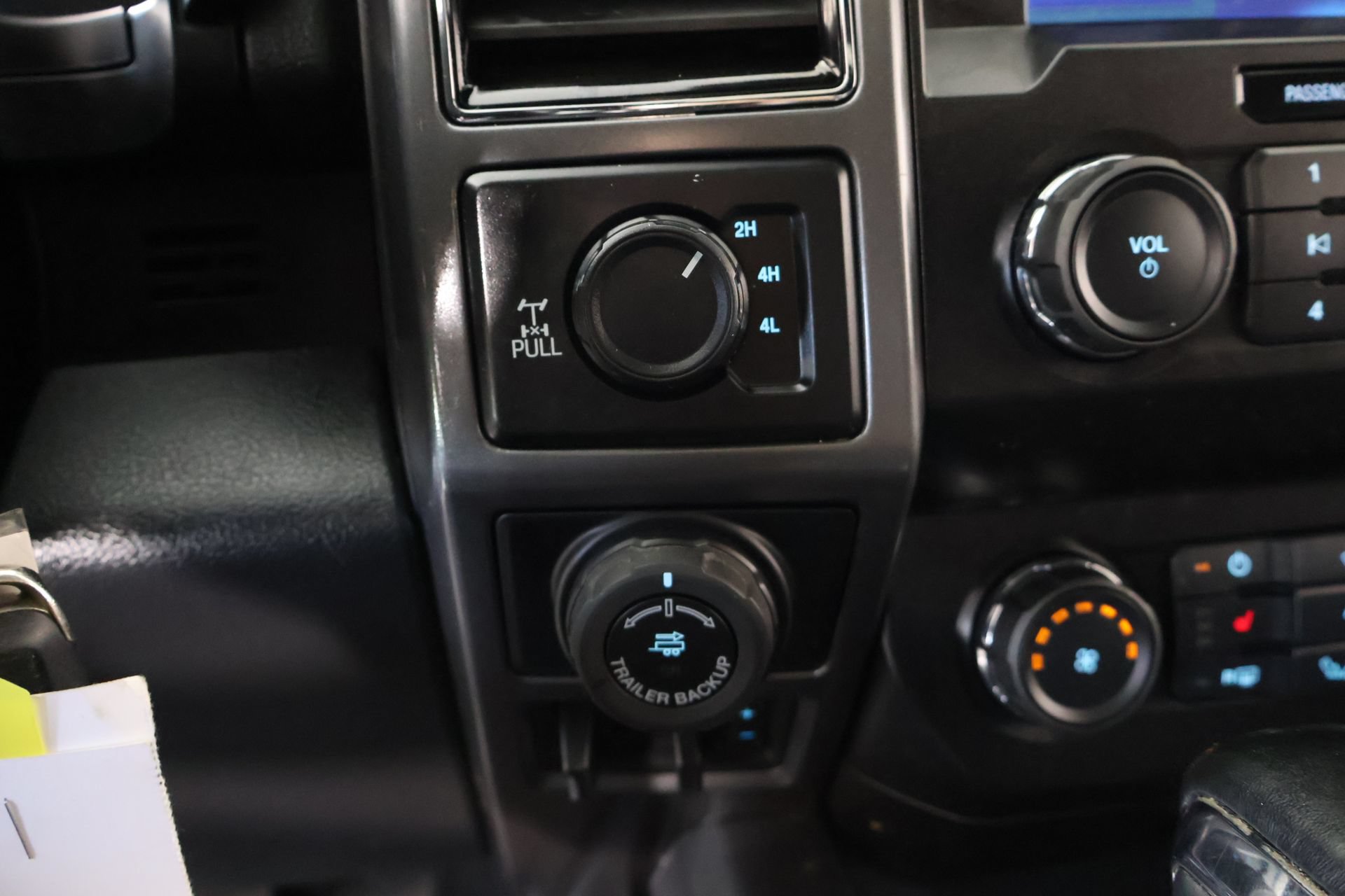 Used 2020 Ford F150 XLT w/ Equipment Group 302A Luxury AWD/4WD image 9