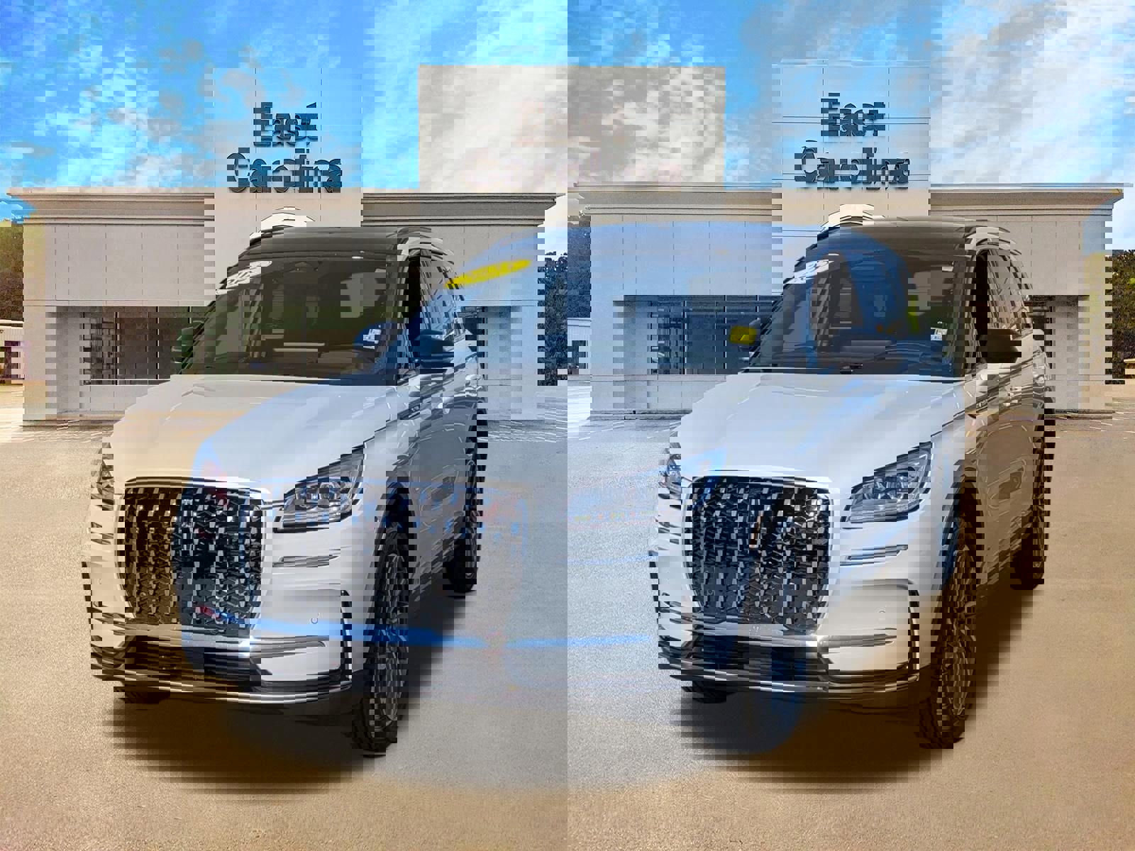 Used 2025 Lincoln Corsair Reserve w/ Equipment Group 202A image 7