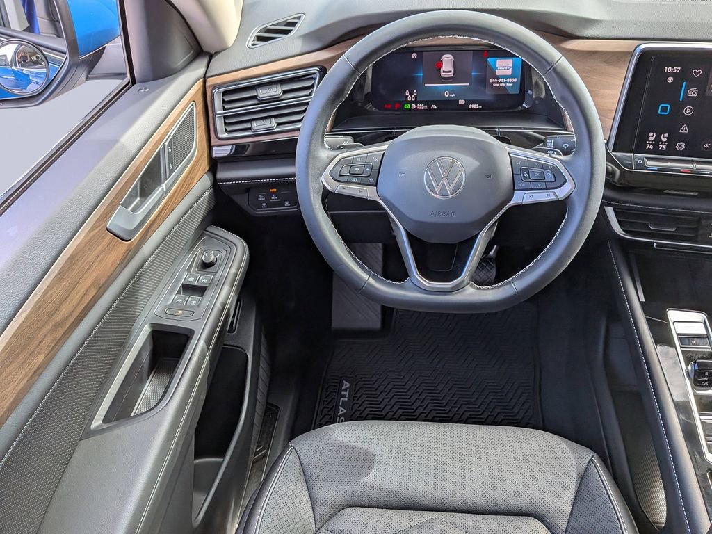 Used 2025 Volkswagen Atlas SE image 17