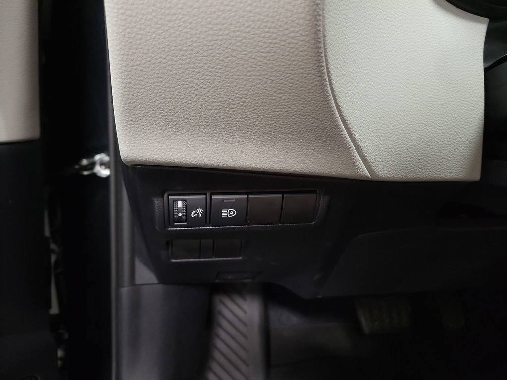 Used 2025 Toyota Corolla Cross L FWD image 23