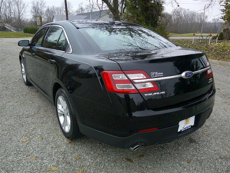 Used 2018 Ford Taurus SEL FWD image 3