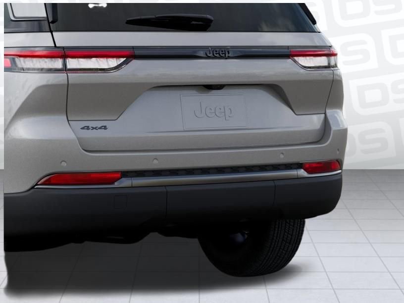 New 2026 Jeep Grand Cherokee Altitude image 13