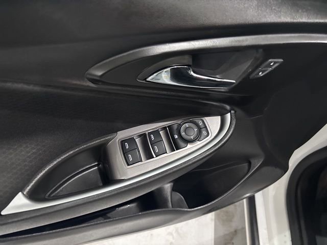 Used 2024 Chevrolet Malibu LT image 15