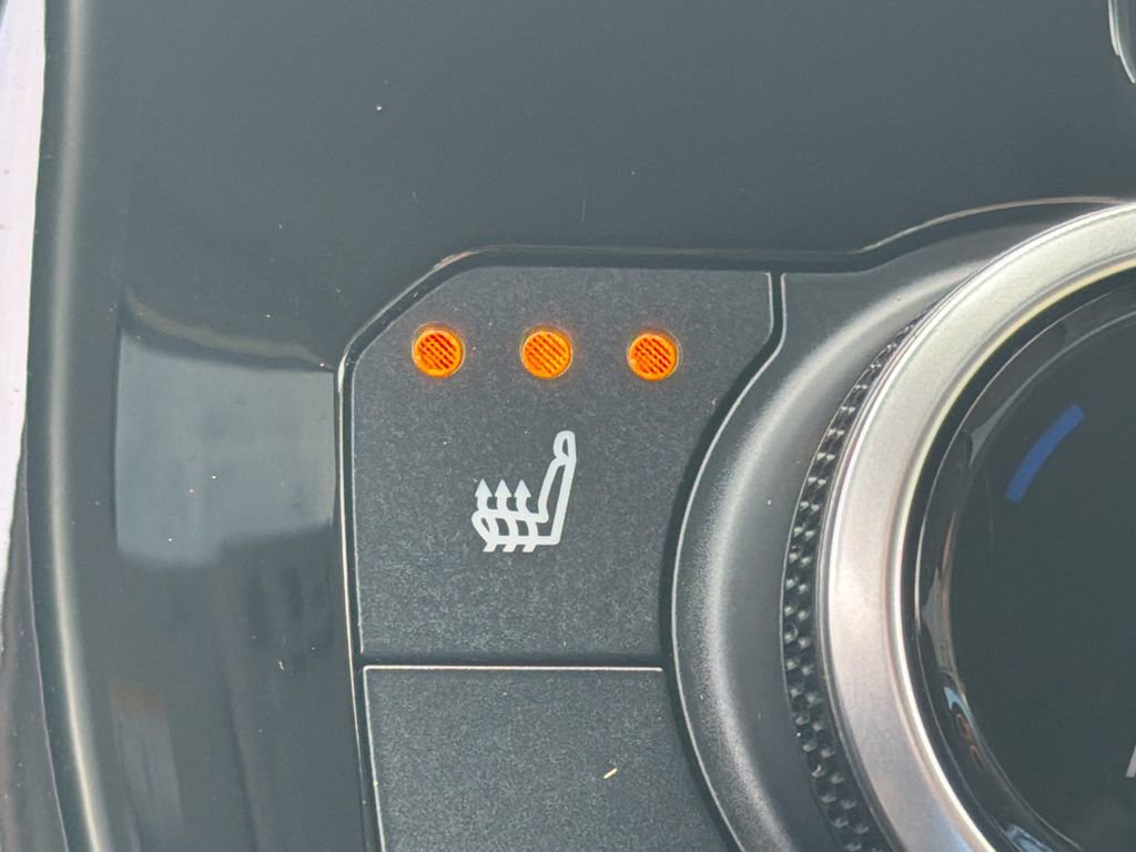 Used 2023 Toyota Highlander XLE image 30