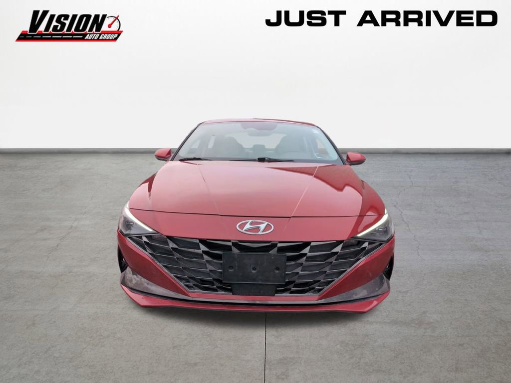 Used 2022 Hyundai Elantra Limited image 2