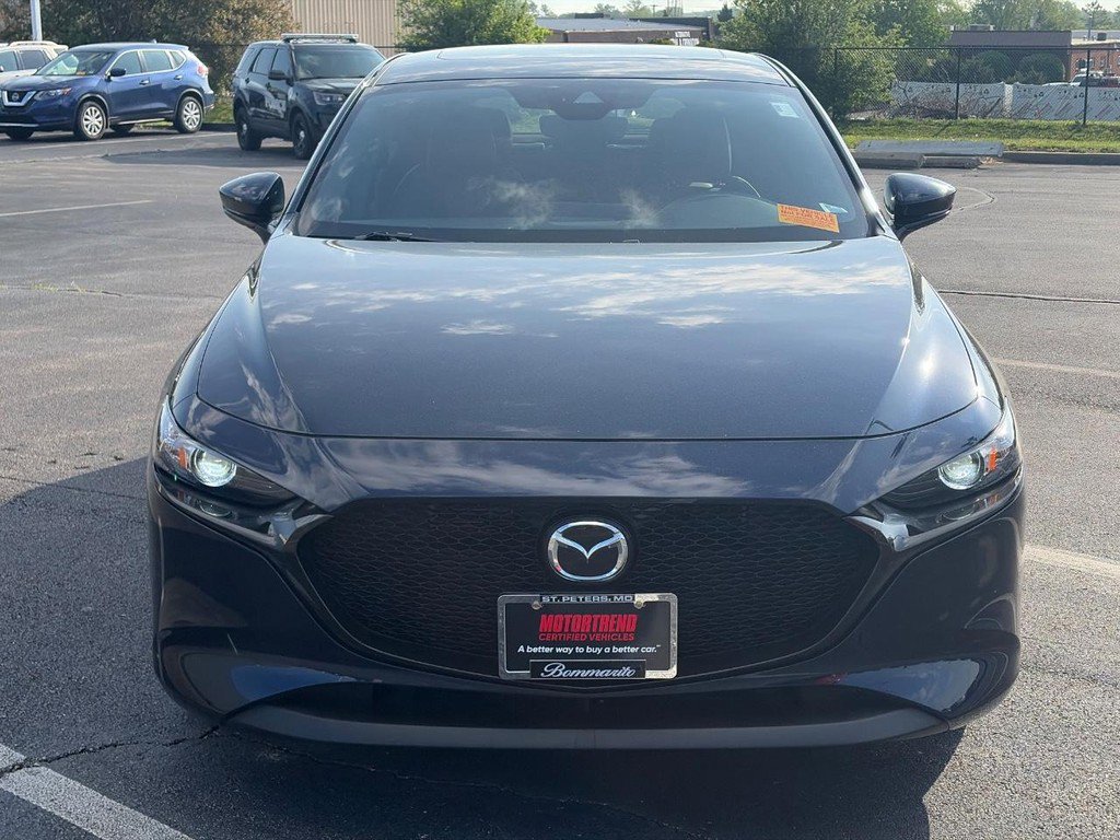Used 2022 MAZDA MAZDA3 s FWD image 2
