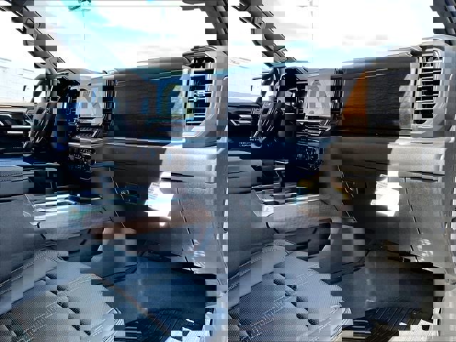 New 2026 Chevrolet Silverado 1500 High Country w/ Midnight Edition image 9