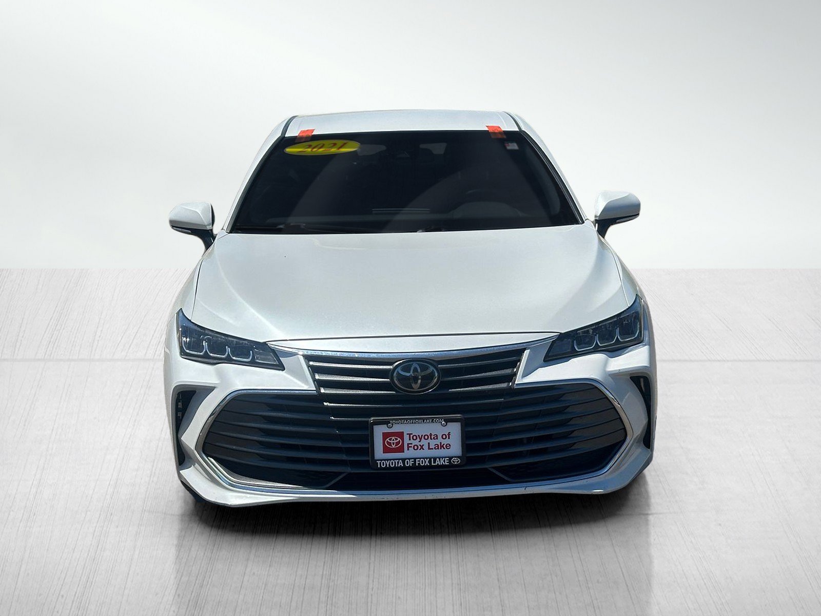 Used 2021 Toyota Avalon XLE FWD image 2
