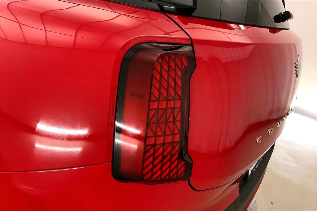 Certified 2025 MINI Cooper Countryman S w/ Comfort Package Max image 28