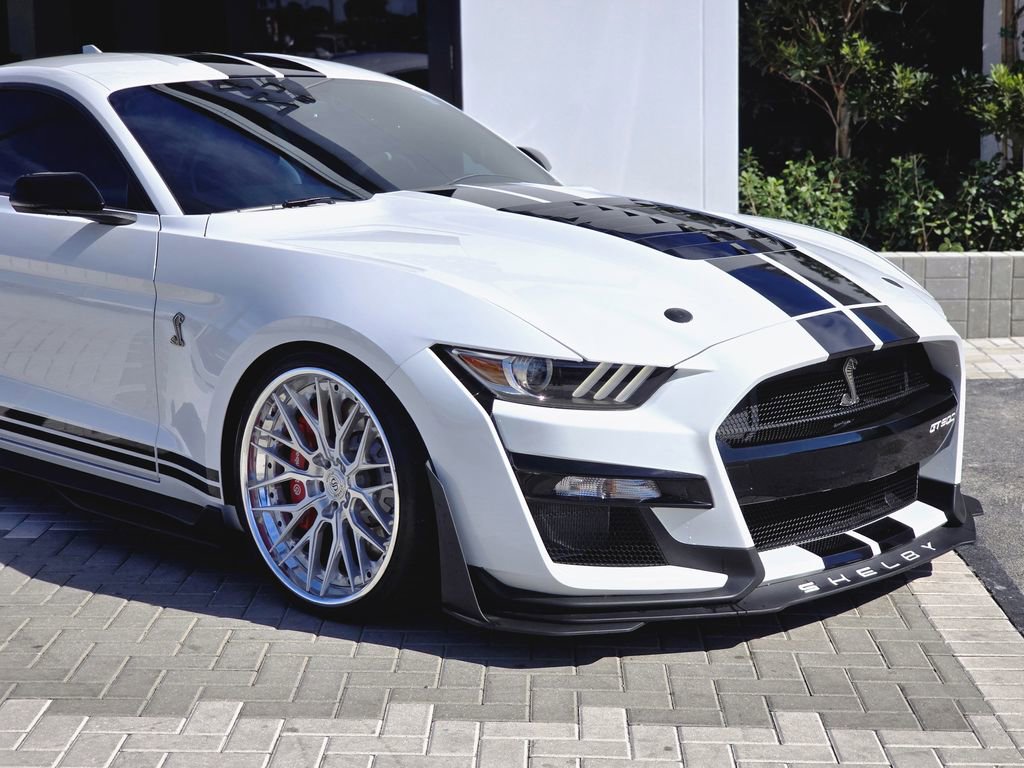 Used 2022 Ford Mustang Shelby GT500 w/ Carbon Fiber Track Pack image 7