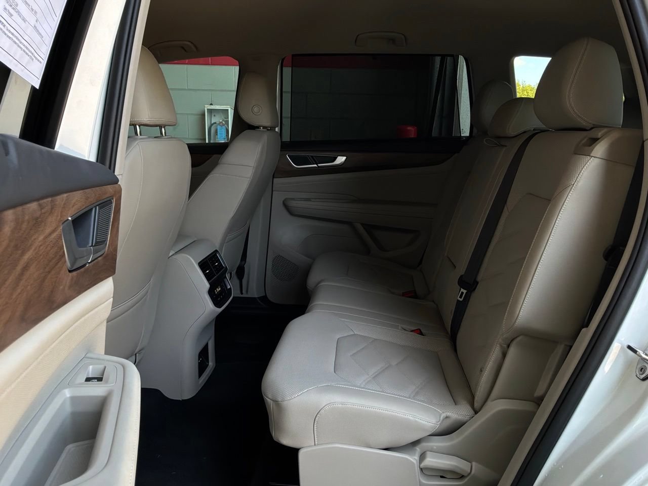 Used 2026 Volkswagen Atlas SE FWD image 12