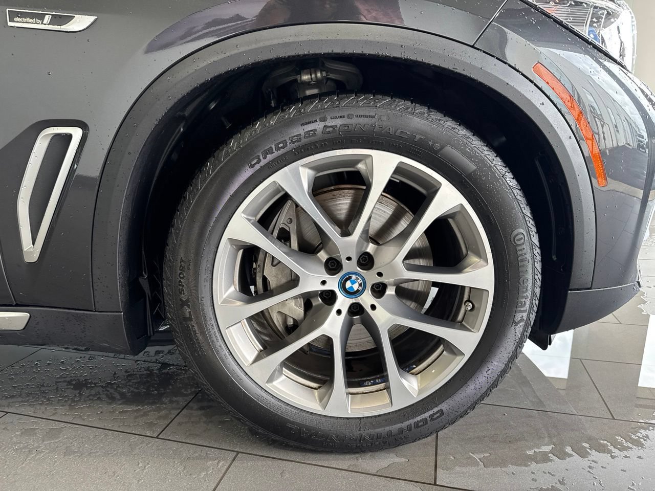 Used 2023 BMW X5 xDrive45e w/ Executive Package AWD/4WD image 56