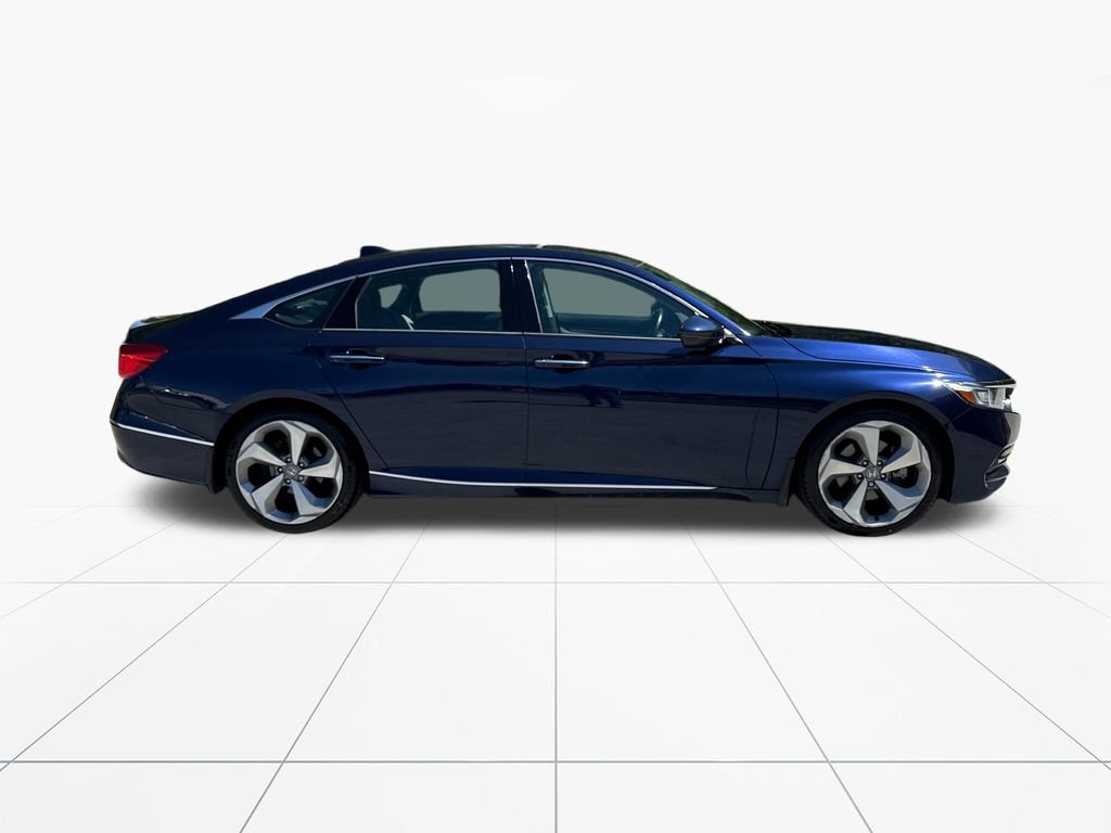 Used 2018 Honda Accord Touring image 9