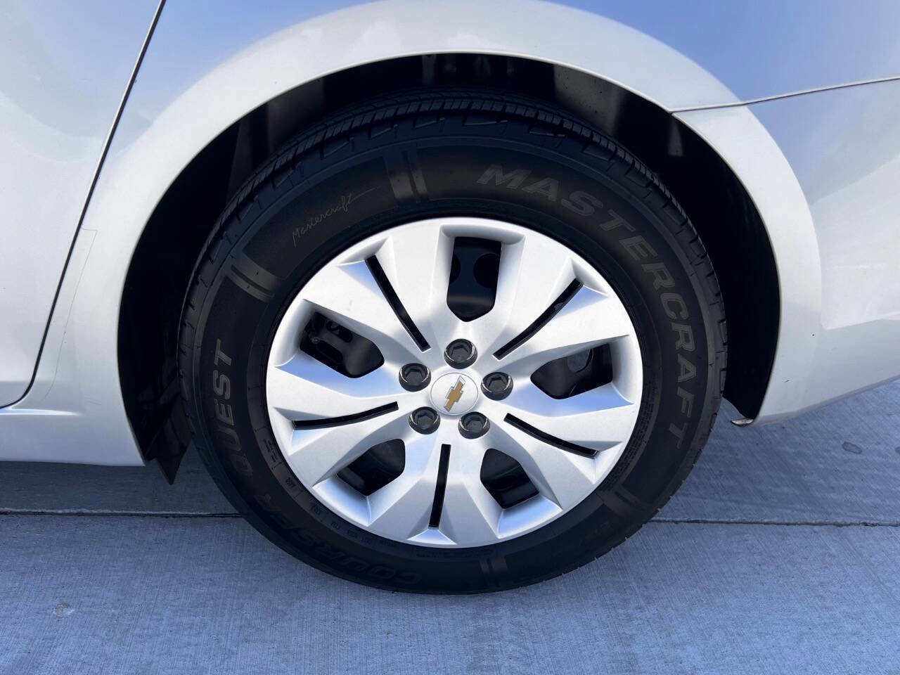 Used 2015 Chevrolet Cruze LS image 10