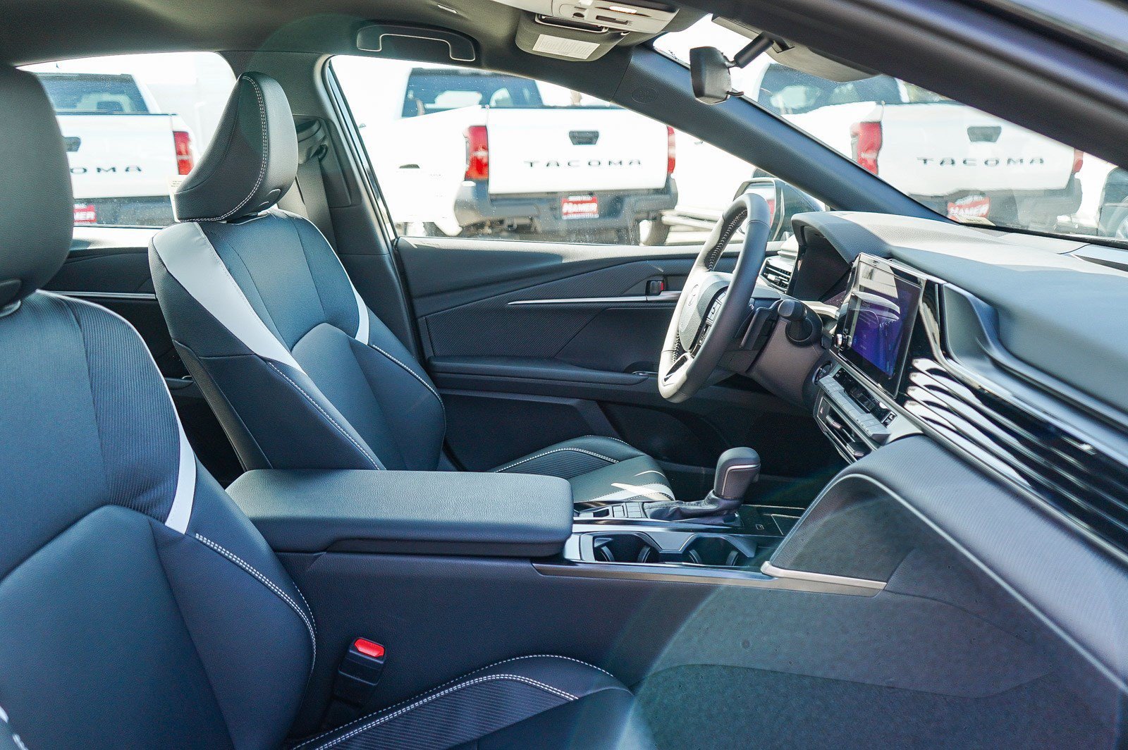 Used 2026 Toyota Camry SE FWD image 20