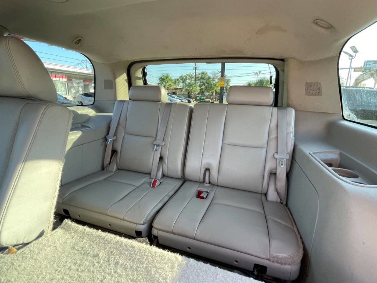 Used 2011 Chevrolet Tahoe LTZ RWD image 18