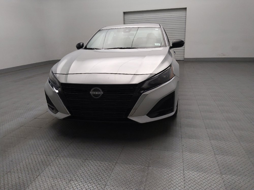 Used 2024 Nissan Altima 2.5 SV image 15