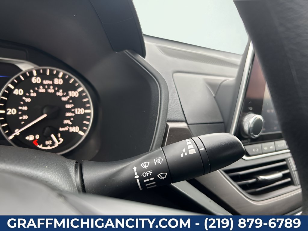 Used 2024 Nissan Altima 2.5 SV FWD image 20