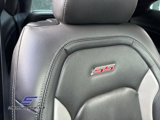 Used 2018 Chevrolet Camaro SS RWD image 14