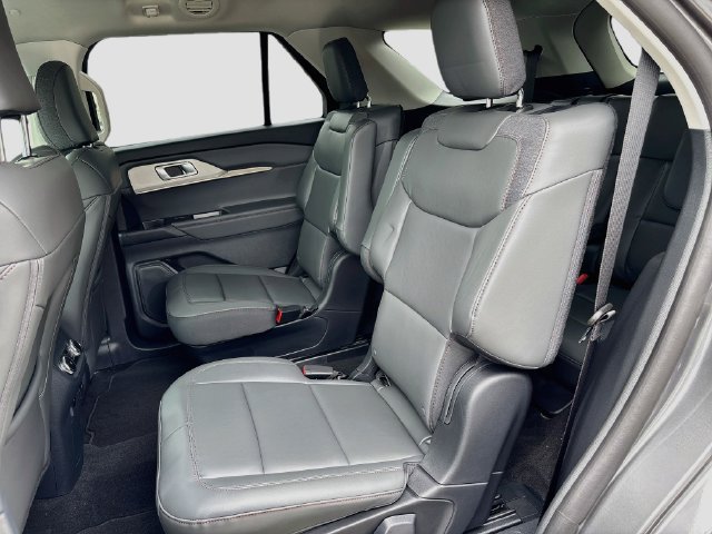 New 2026 Ford Explorer Active w/ Active Comfort Package RWD image 24