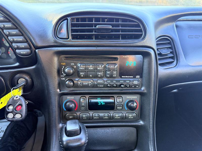 Used 2000 Chevrolet Corvette Convertible w/ Memory Pkg image 24