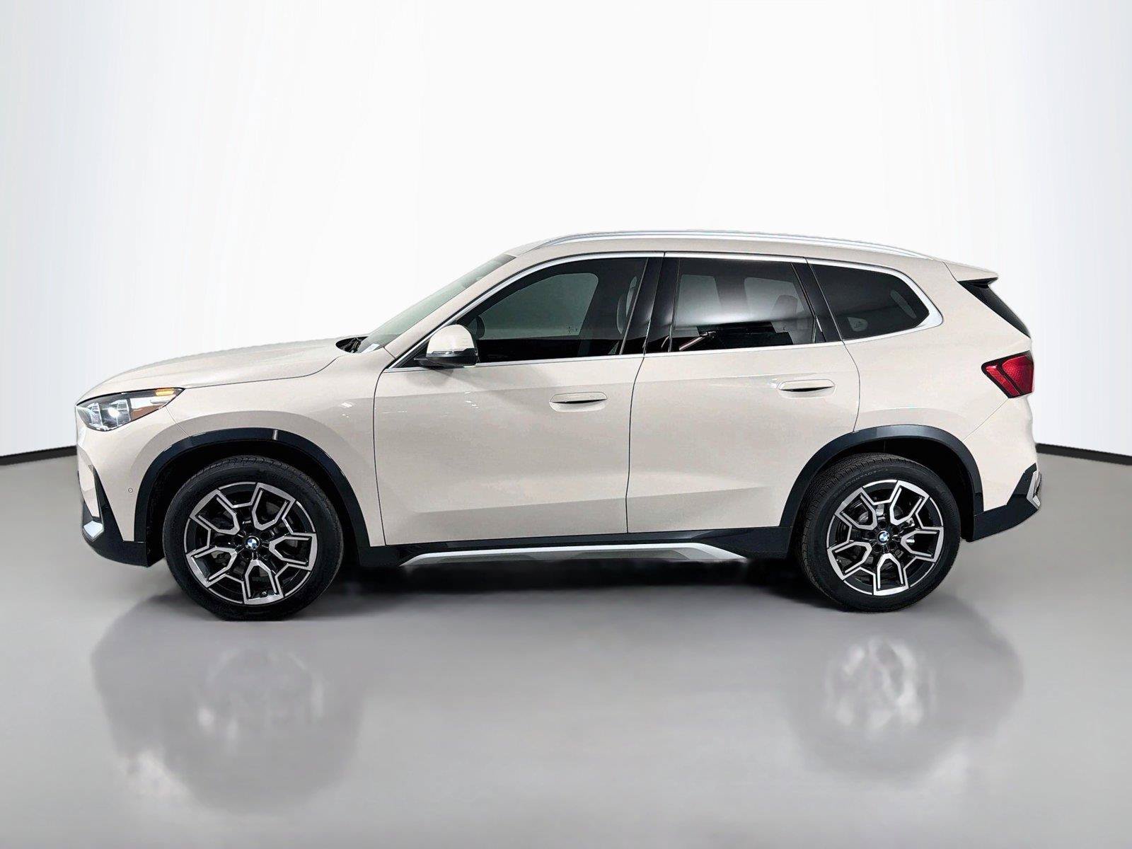 New 2026 BMW X1 xDrive28i w/ Convenience Package AWD/4WD image 8