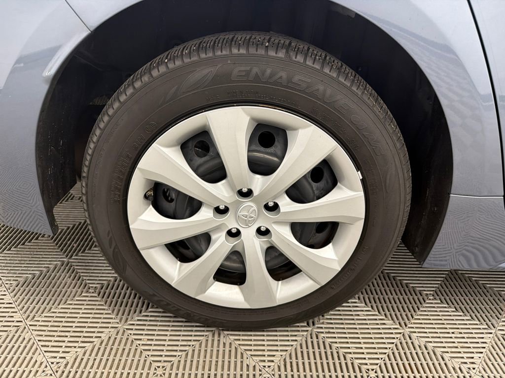 Used 2022 Toyota Corolla LE image 18