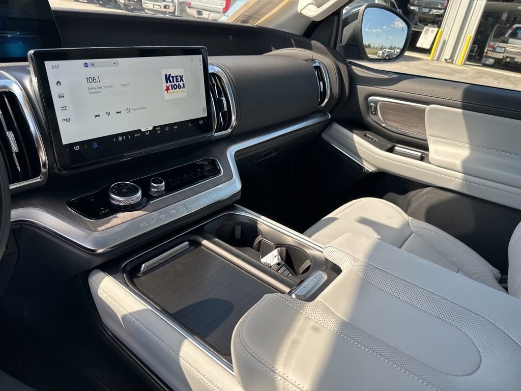 New 2025 Ford Expedition Platinum w/ Platinum Ultimate Package image 34