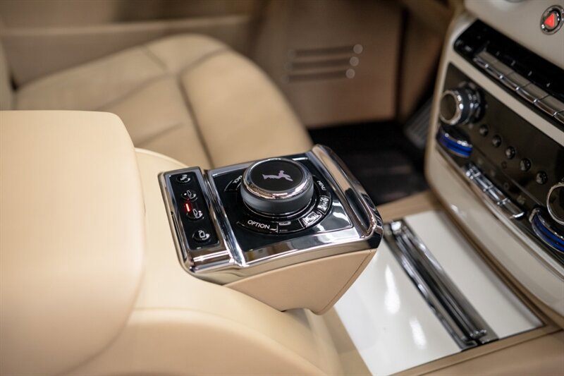 Used 2019 Rolls-Royce Phantom Sedan image 20