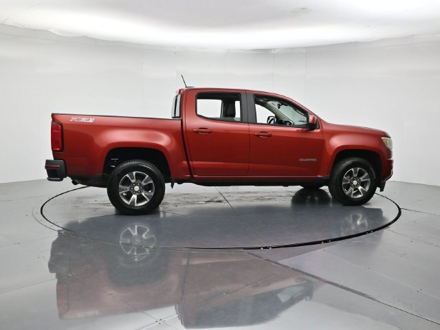 Used 2016 Chevrolet Colorado Z71 AWD/4WD image 2