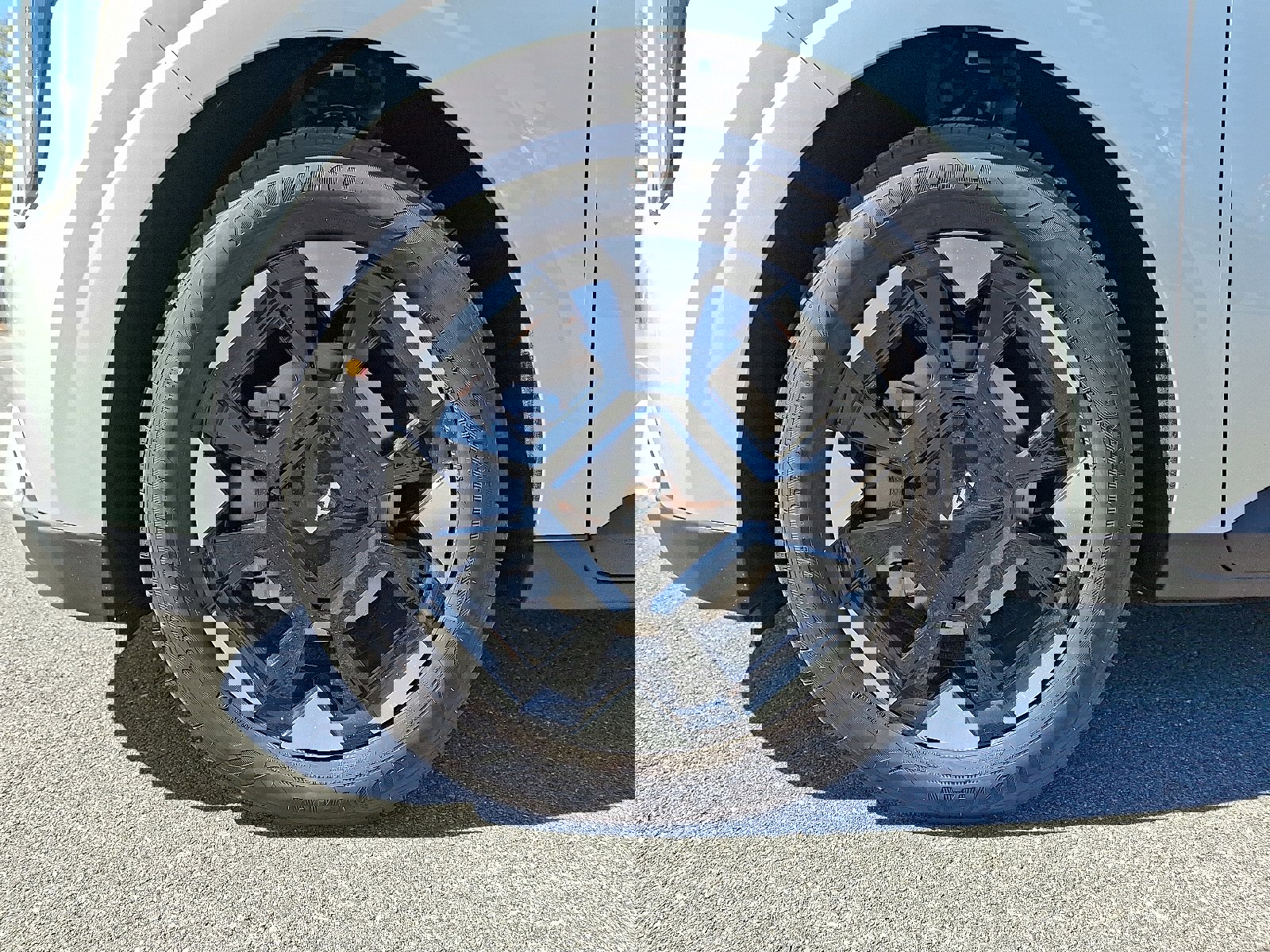 New 2026 Kia Carnival EX image 5